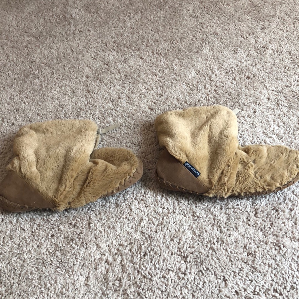 Magellan Fuzzy House Boots